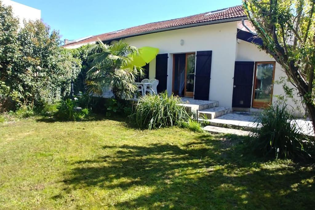 Comme A La Maison Cenon Exterior photo
